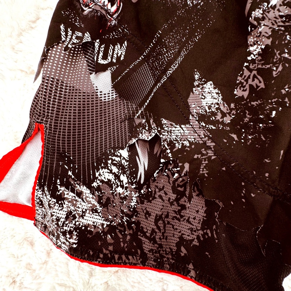 Venum Werewolf MMA Fight Shorts Mens Large Black Red Wolf Graphic Muay Thai BJJ - Picture 3 of 10